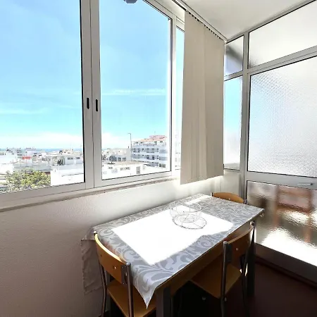 Linda - Near The Beach - By Hd Apartment Quarteira