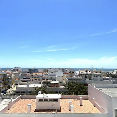 Linda - Near The Beach - By Hd Apartamento Quarteira